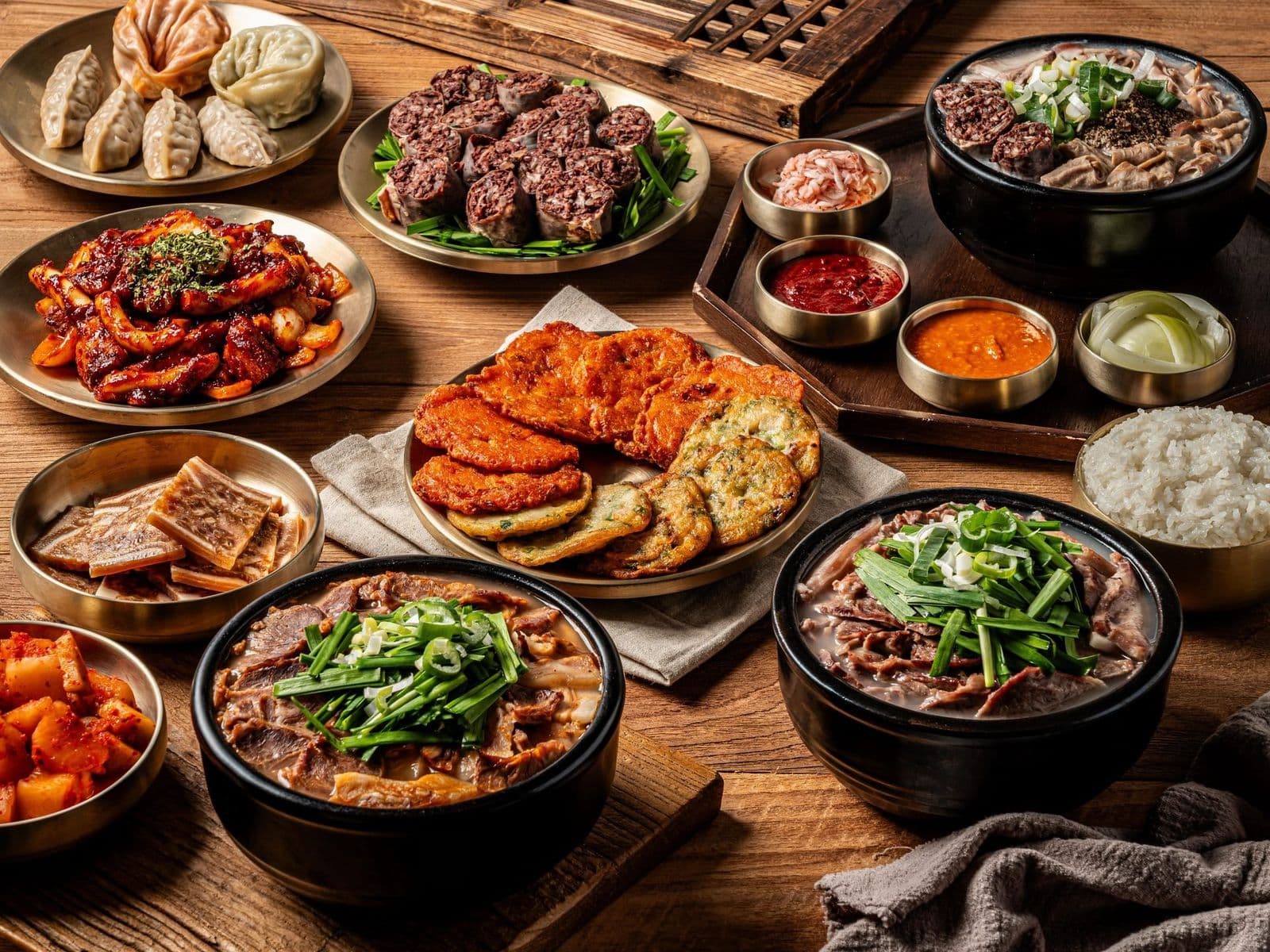 국밥 배달 브랜드 배달음식사진 - 탑뷰 컷 (한상 차림 컷)