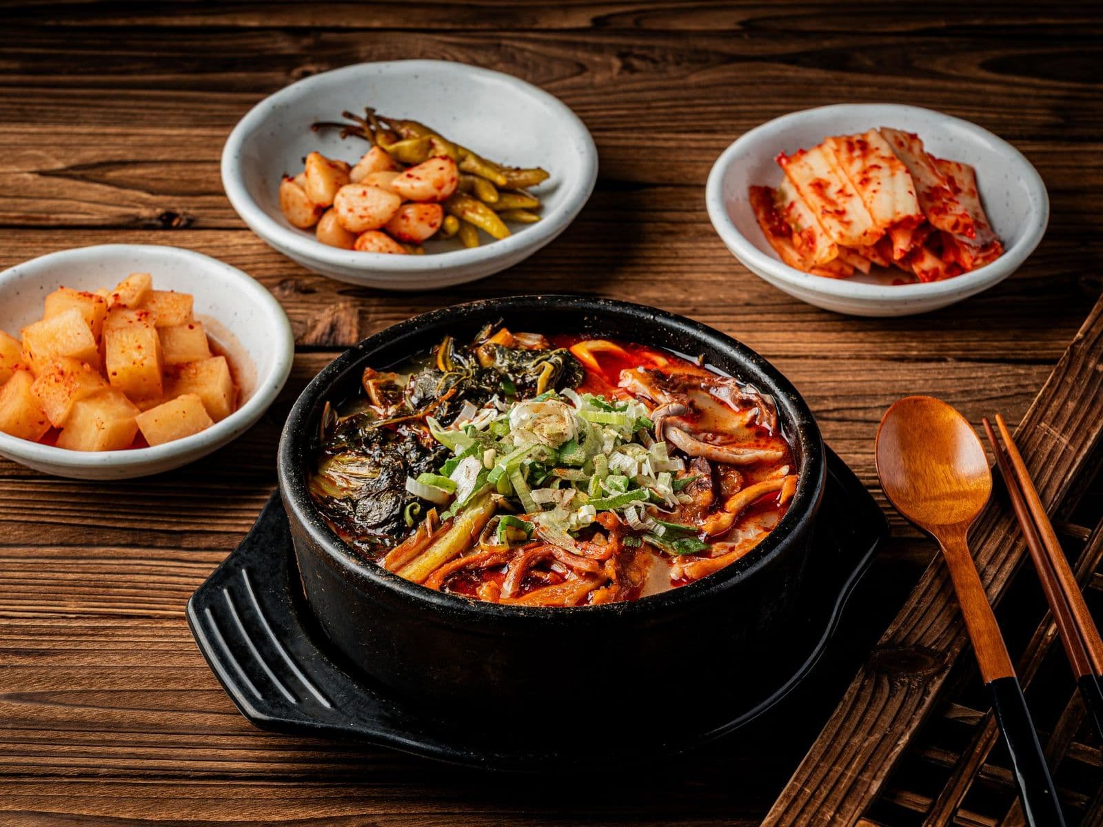 양지리 가마솥 나무 배경 메뉴사진 - 용인