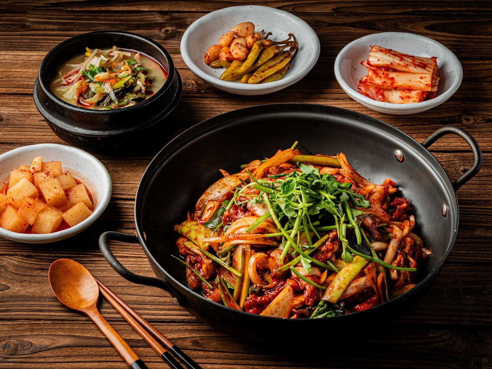 양지리 가마솥 나무 배경 메뉴사진 - 디테일 컷 (메인 디시 컷)