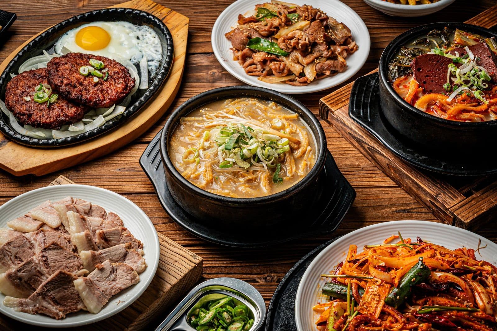 양지리 가마솥 나무 배경 메뉴사진 - 메인 디시 컷 (메인 디시 컷)